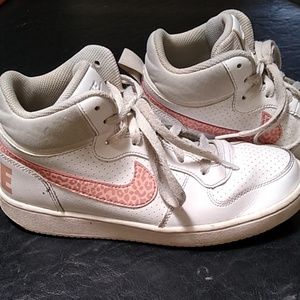 Nike high top size 6.5y